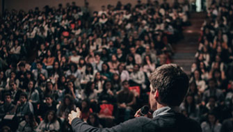 蘭州立正企業(yè)管理咨詢(xún)有限公司創(chuàng)辦于2007年，定位于提供各類(lèi)企業(yè)所需的咨詢(xún)和培訓(xùn)服務(wù)。

給予客戶(hù)高質(zhì)量的服務(wù)于高價(jià)值的回報(bào)，將自身打造成為“鷹的個(gè)人，雁的團(tuán)隊(duì)”的專(zhuān)業(yè)培訓(xùn)機(jī)構(gòu)。

公司基于對(duì)本土企業(yè)的深刻理解，以服務(wù)企業(yè)為宗旨，以專(zhuān)注、專(zhuān)業(yè)為向?qū)?，向企業(yè)提供具有針對(duì)性的培訓(xùn)。