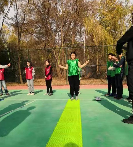 培訓(xùn)快訊培訓(xùn)時(shí)間：11月16日培訓(xùn)地點(diǎn):徐家山培訓(xùn)單位:中國電信**公司培訓(xùn)課程:團(tuán)建拓展